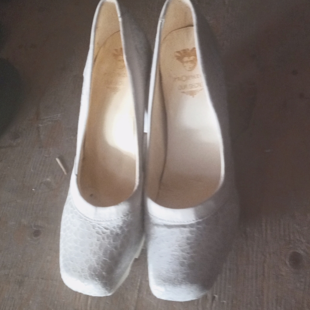 High heel shoes by prophecy